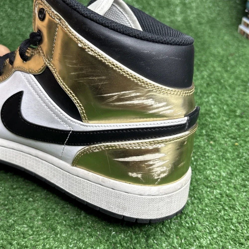 Size 11.5 - Jordan 1 Mid SE Metallic‎ Gold 2020